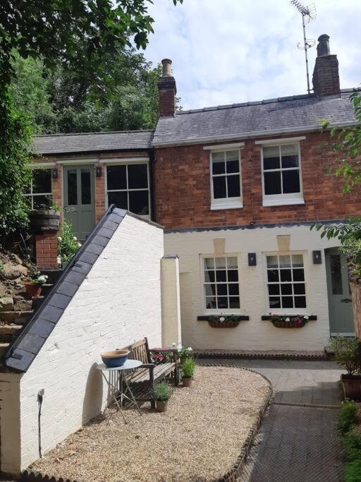 Beautiful Georgian Cottage Within A Private Walled Garden Oakham Exterior foto